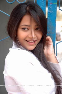 Swetha Basu Prasad Photo Gallery