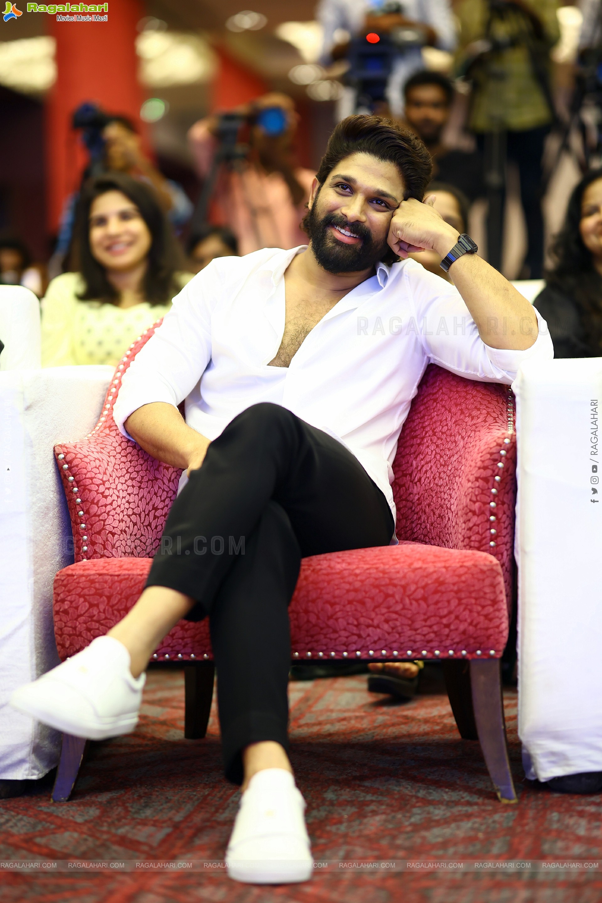 Allu Arjun at Baby Blockbuster Meet, HD Gallery