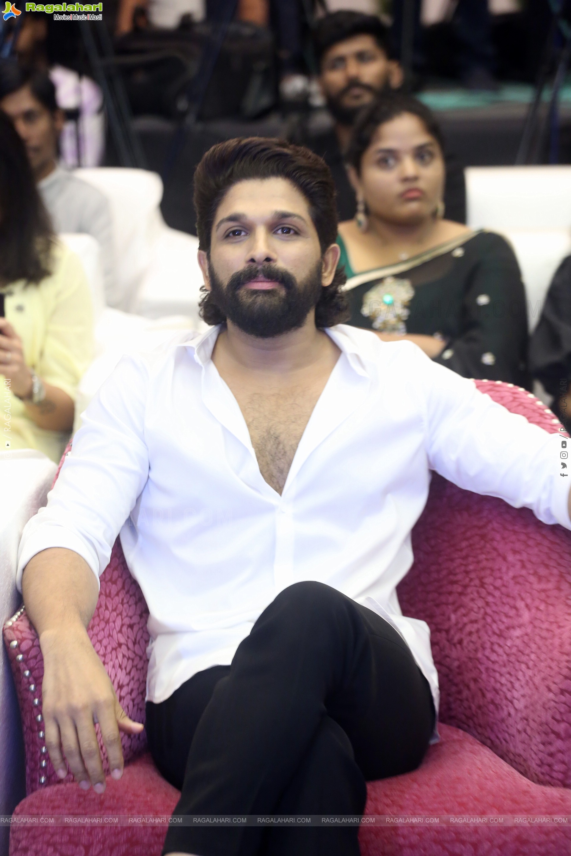 Allu Arjun at Baby Blockbuster Meet, HD Gallery