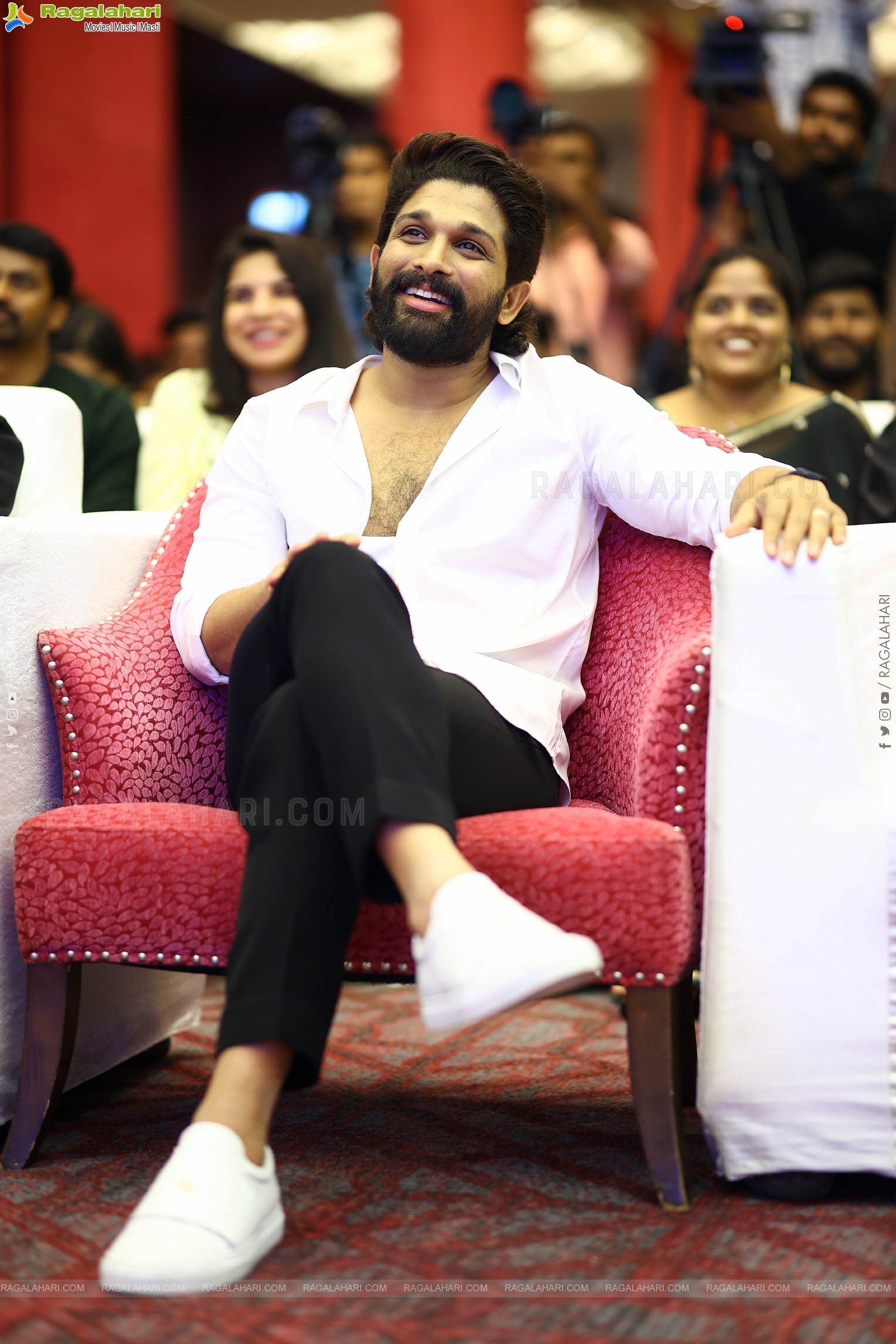 Allu Arjun at Baby Blockbuster Meet, HD Gallery