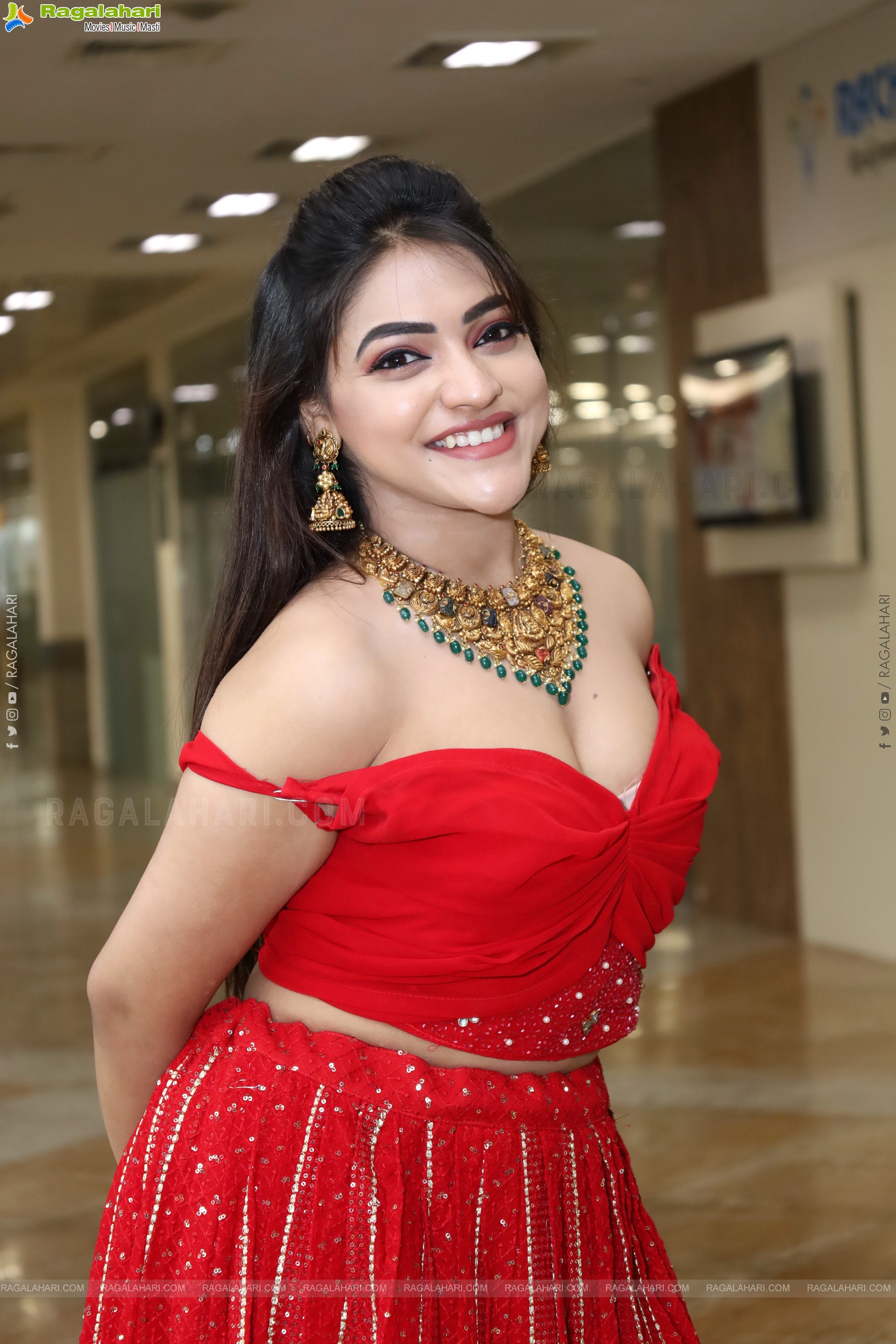 Ishwarya Vullingala at Hi Life Exhibition, HD Gallery