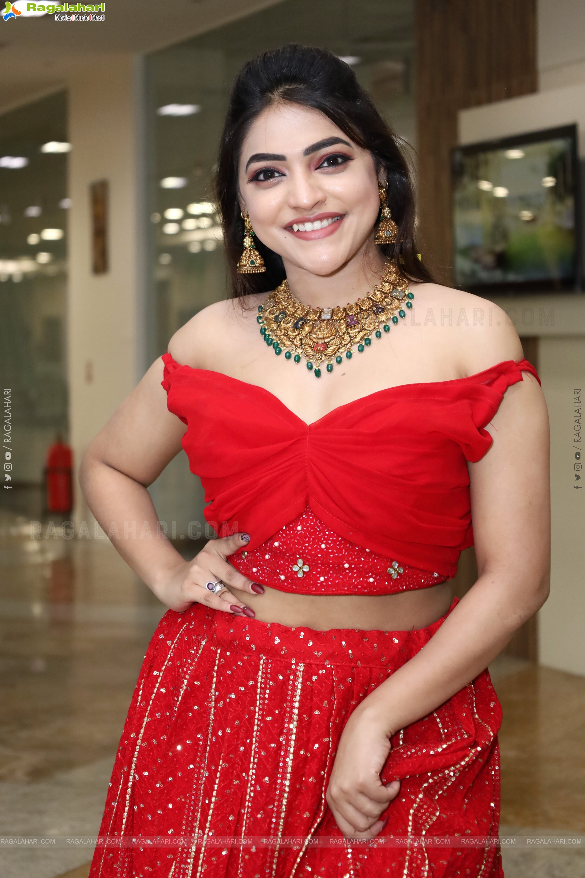 Ishwarya Vullingala at Hi Life Exhibition, HD Gallery