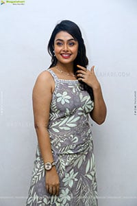Moksha stills at Neethone Nenu Teaser Launch, HD Gallery