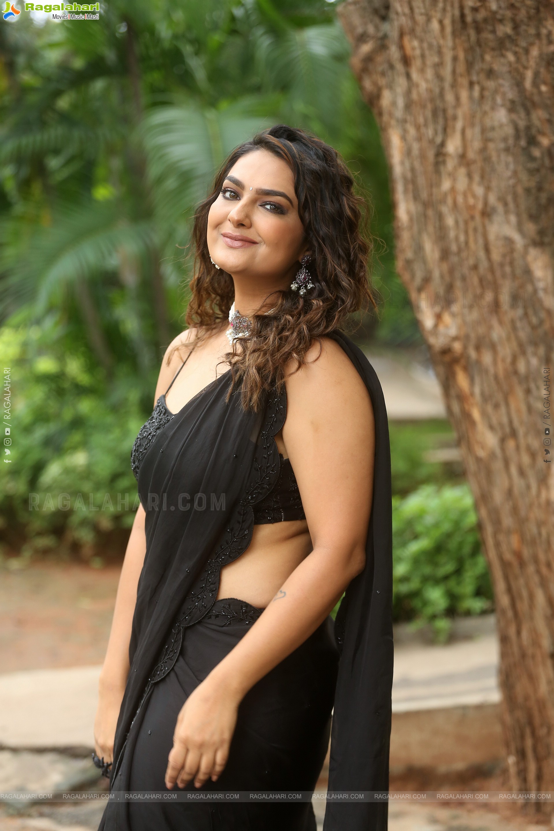 Neha Deshpande at Rajugari Kodipulao Press Meet, HD Gallery