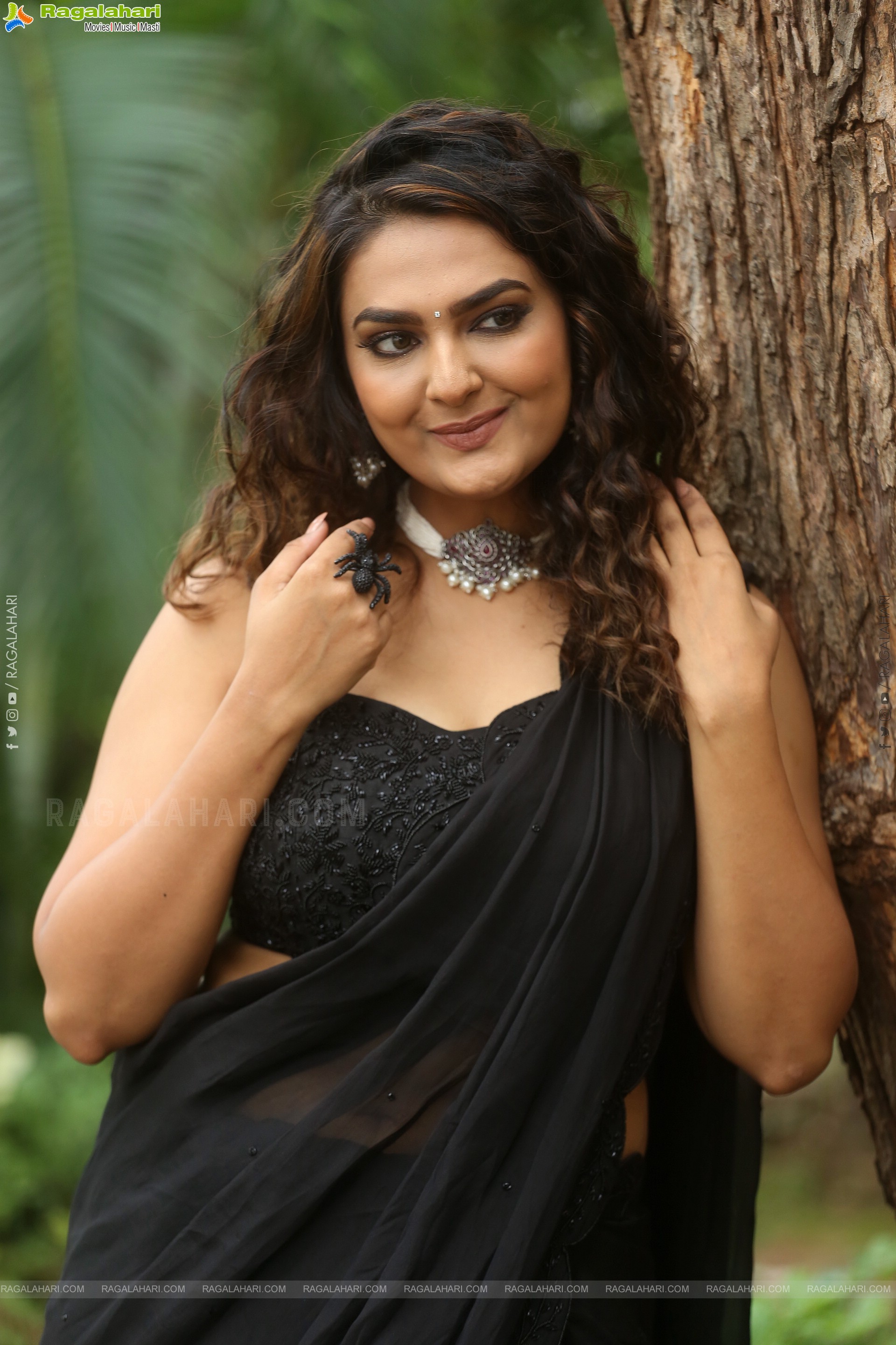 Neha Deshpande at Rajugari Kodipulao Press Meet, HD Gallery