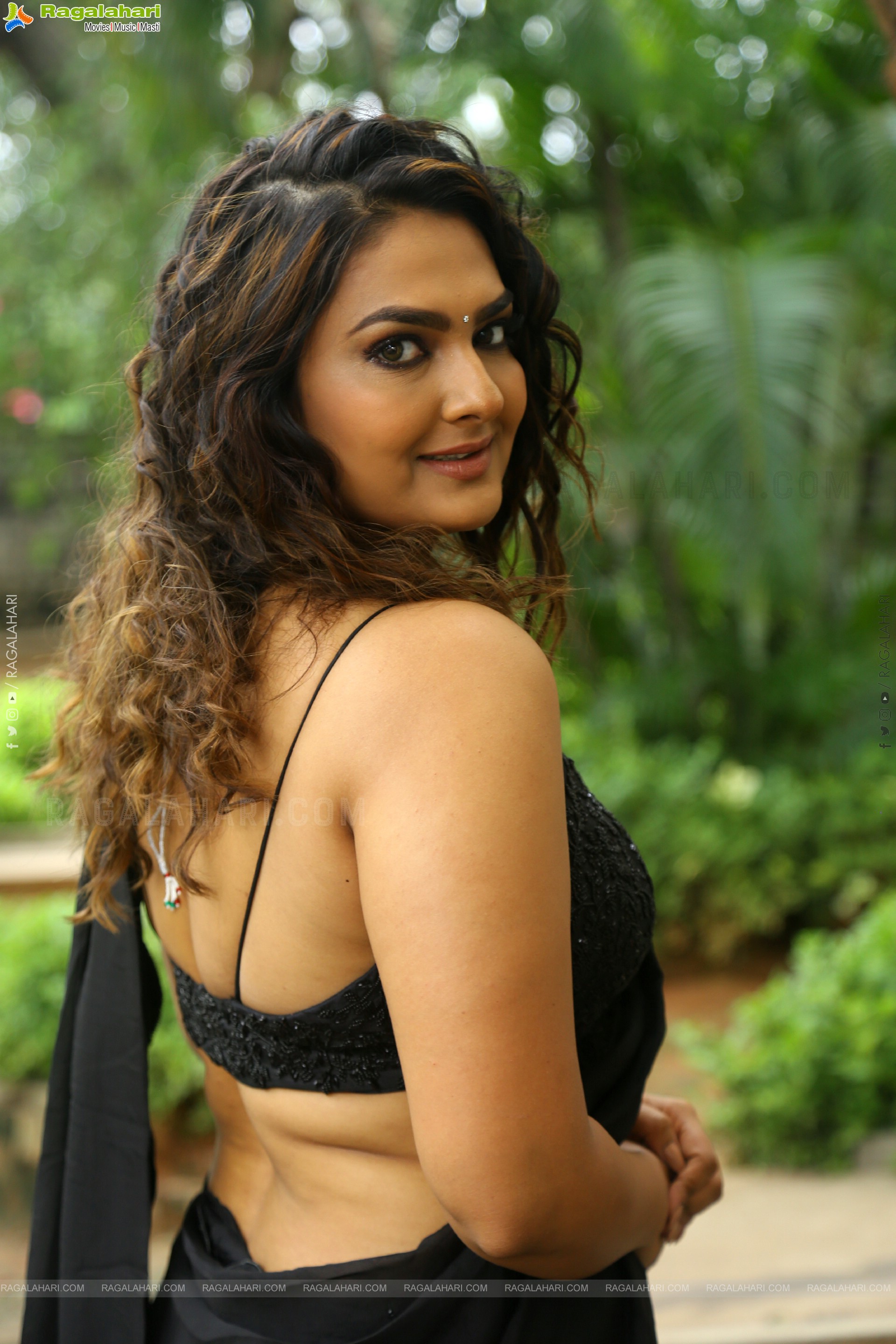 Neha Deshpande at Rajugari Kodipulao Press Meet, HD Gallery