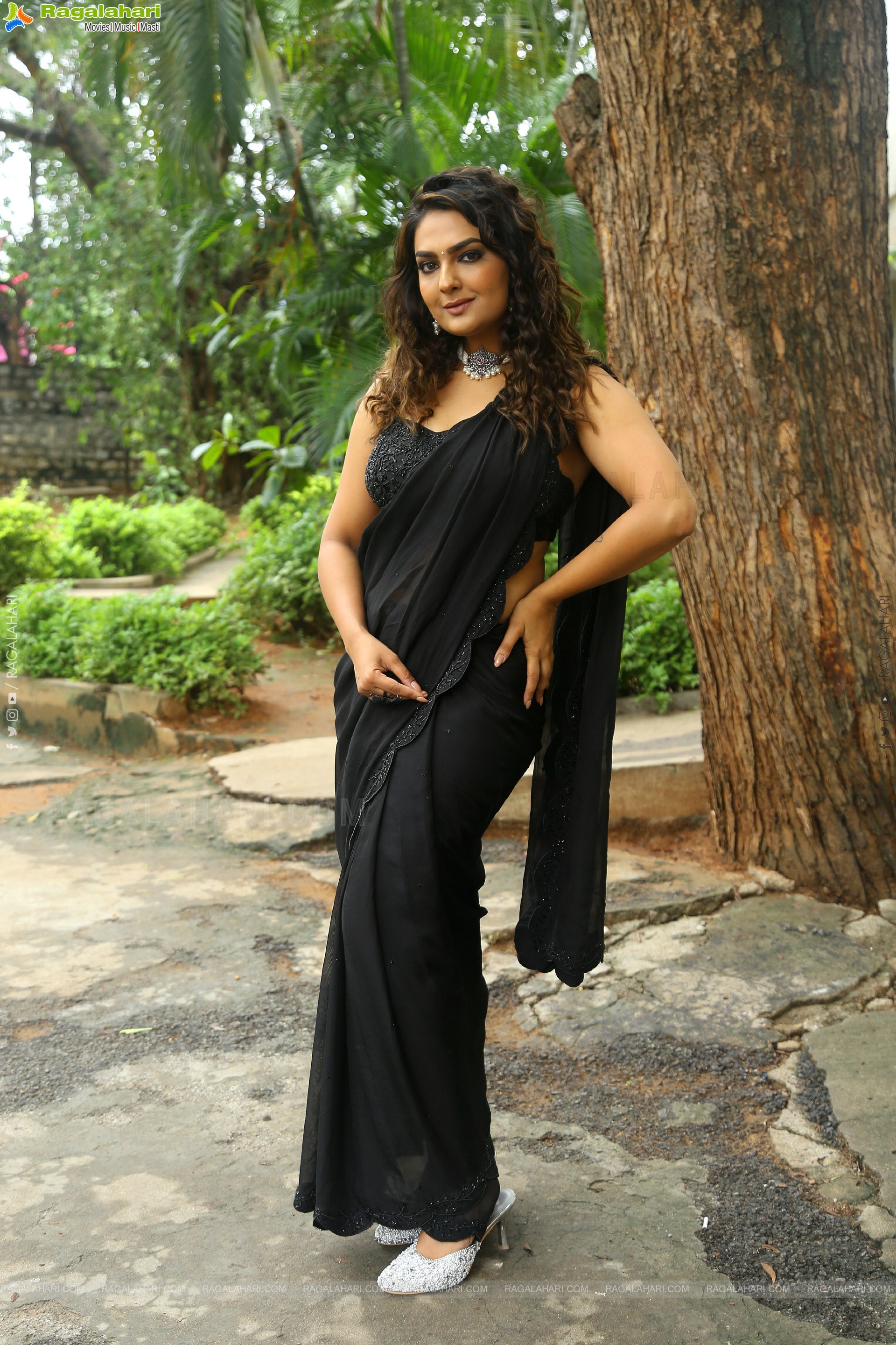 Neha Deshpande at Rajugari Kodipulao Press Meet, HD Gallery