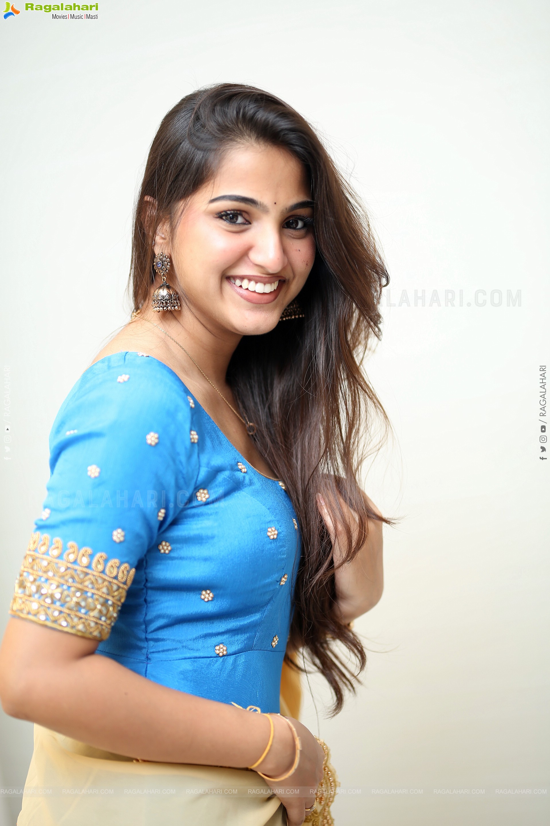 Pranavi Manukonda at Slumdog Husband Interview, HD Gallery