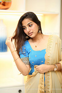 Pranavi Manukonda at Slumdog Husband Interview, HD Gallery