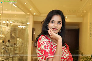 Priya Vankar at Sutraa Event, HD Gallery