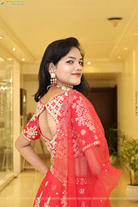 Priya Vankar at Sutraa Event, HD Gallery