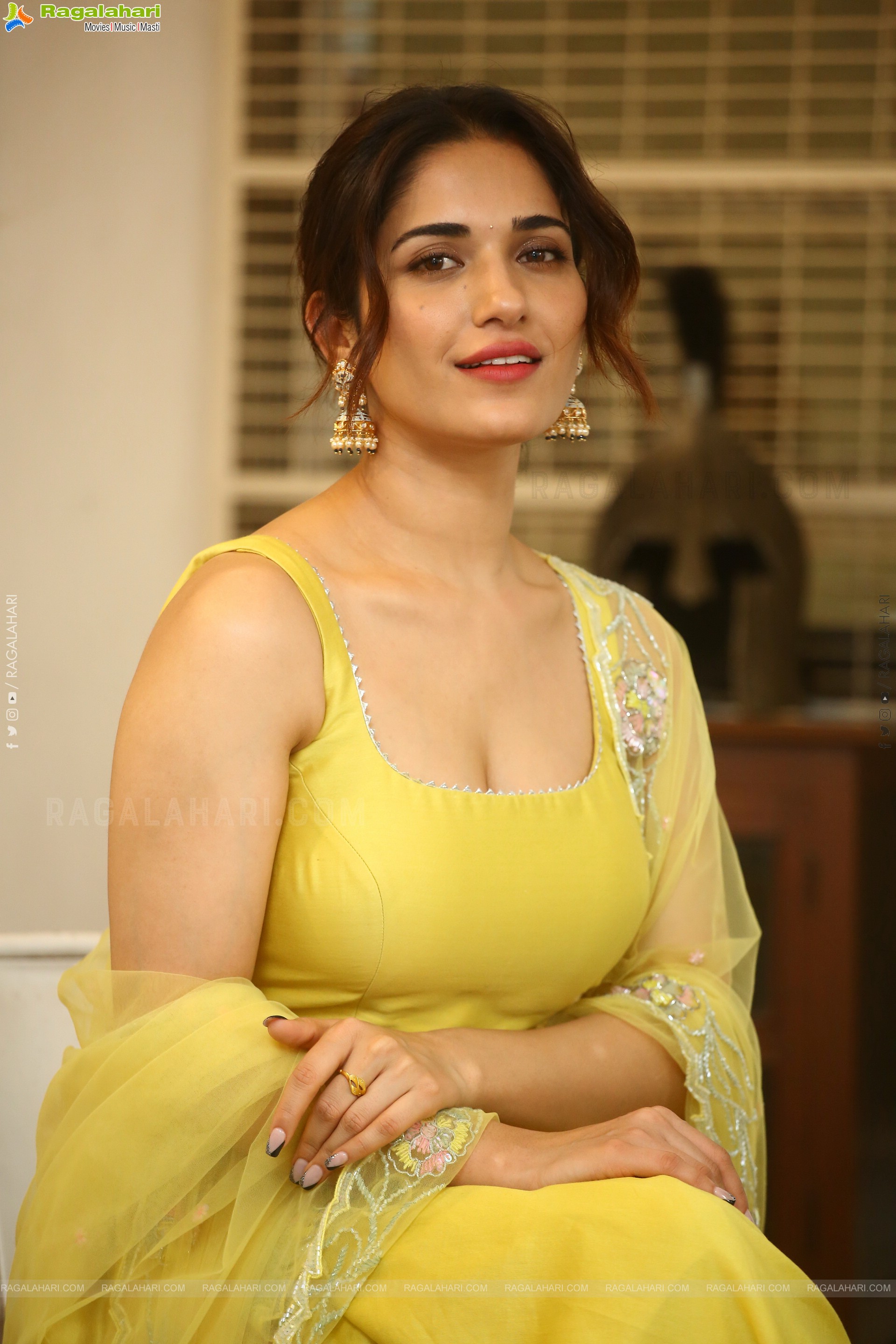 Ruhani Sharma Exclusive Photoshoot, HD Gallery