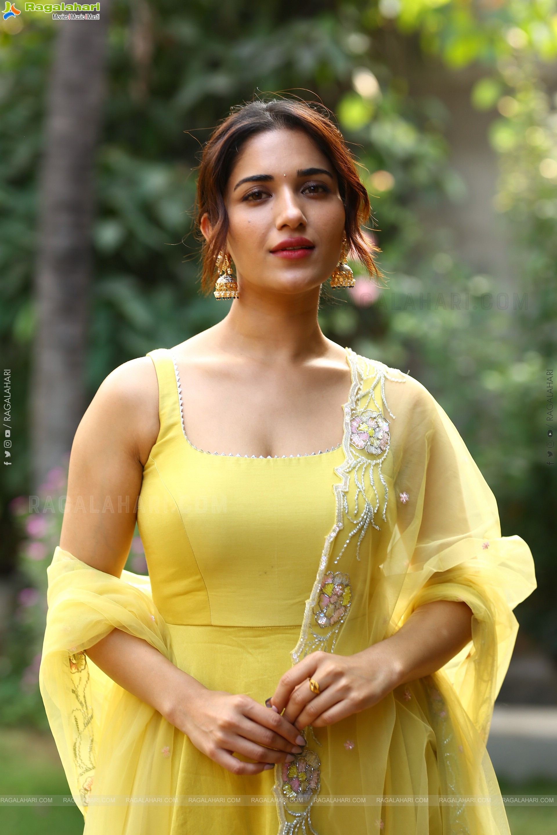 Ruhani Sharma Exclusive Photoshoot, HD Gallery