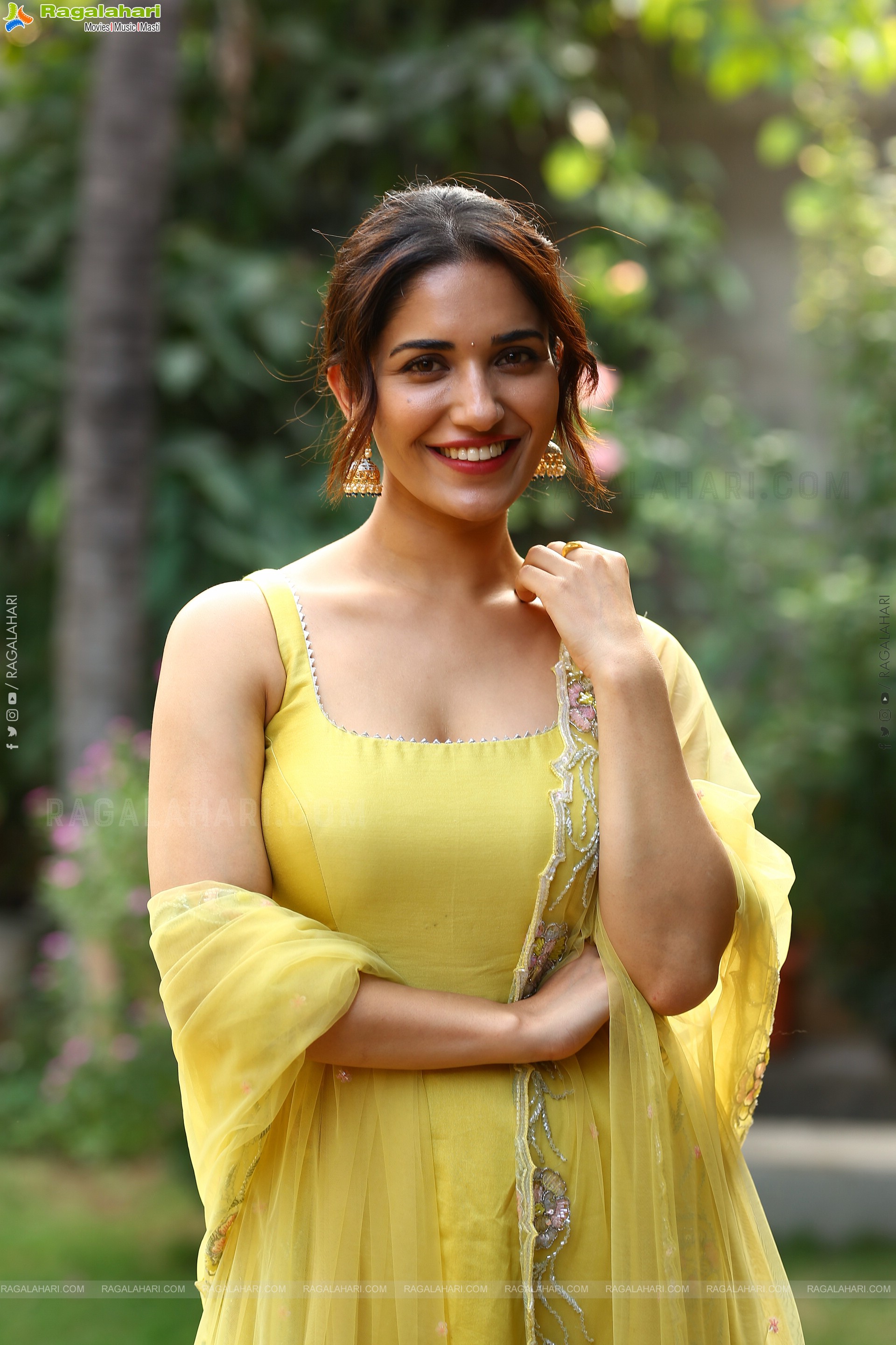 Ruhani Sharma Exclusive Photoshoot, HD Gallery