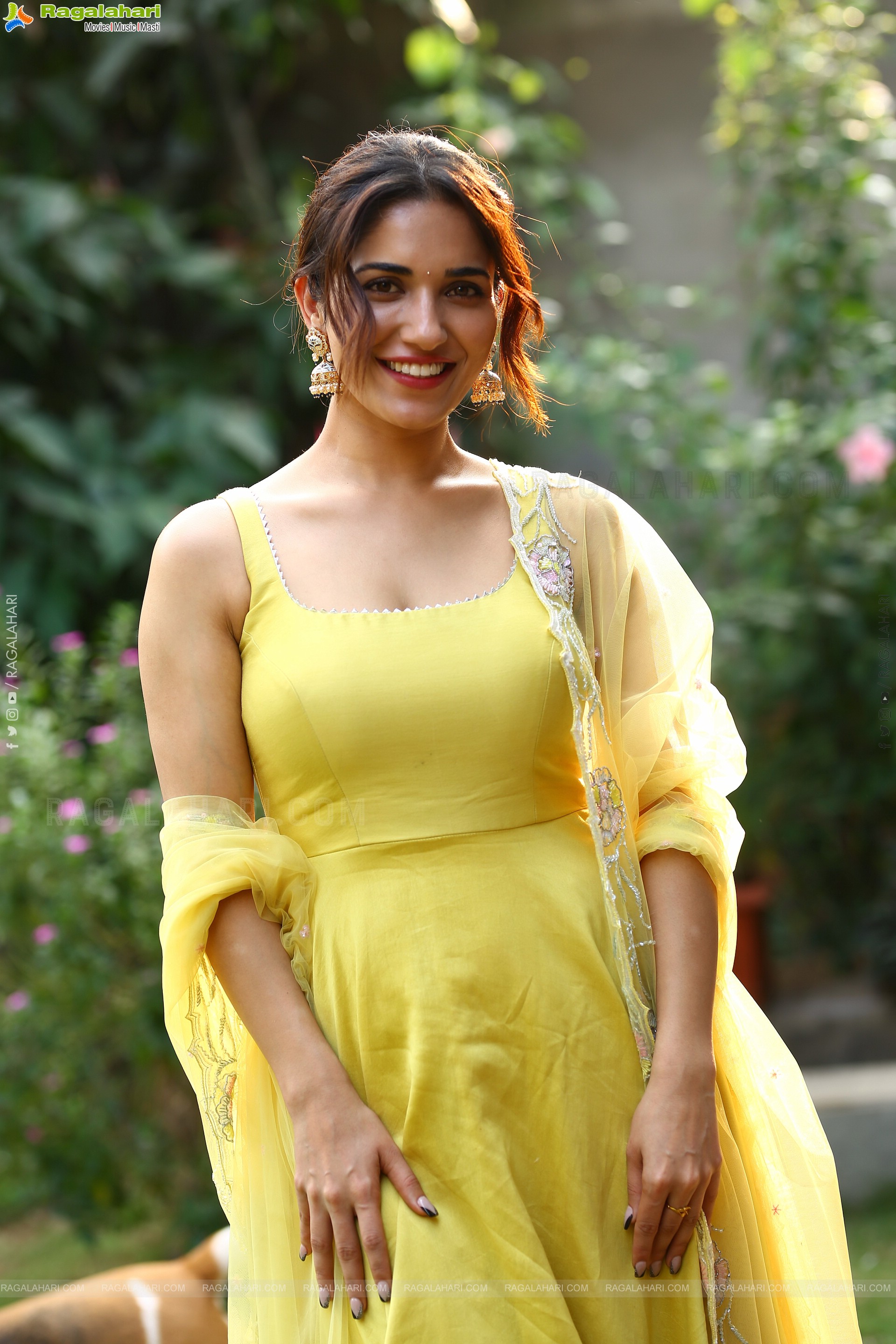 Ruhani Sharma Exclusive Photoshoot, HD Gallery