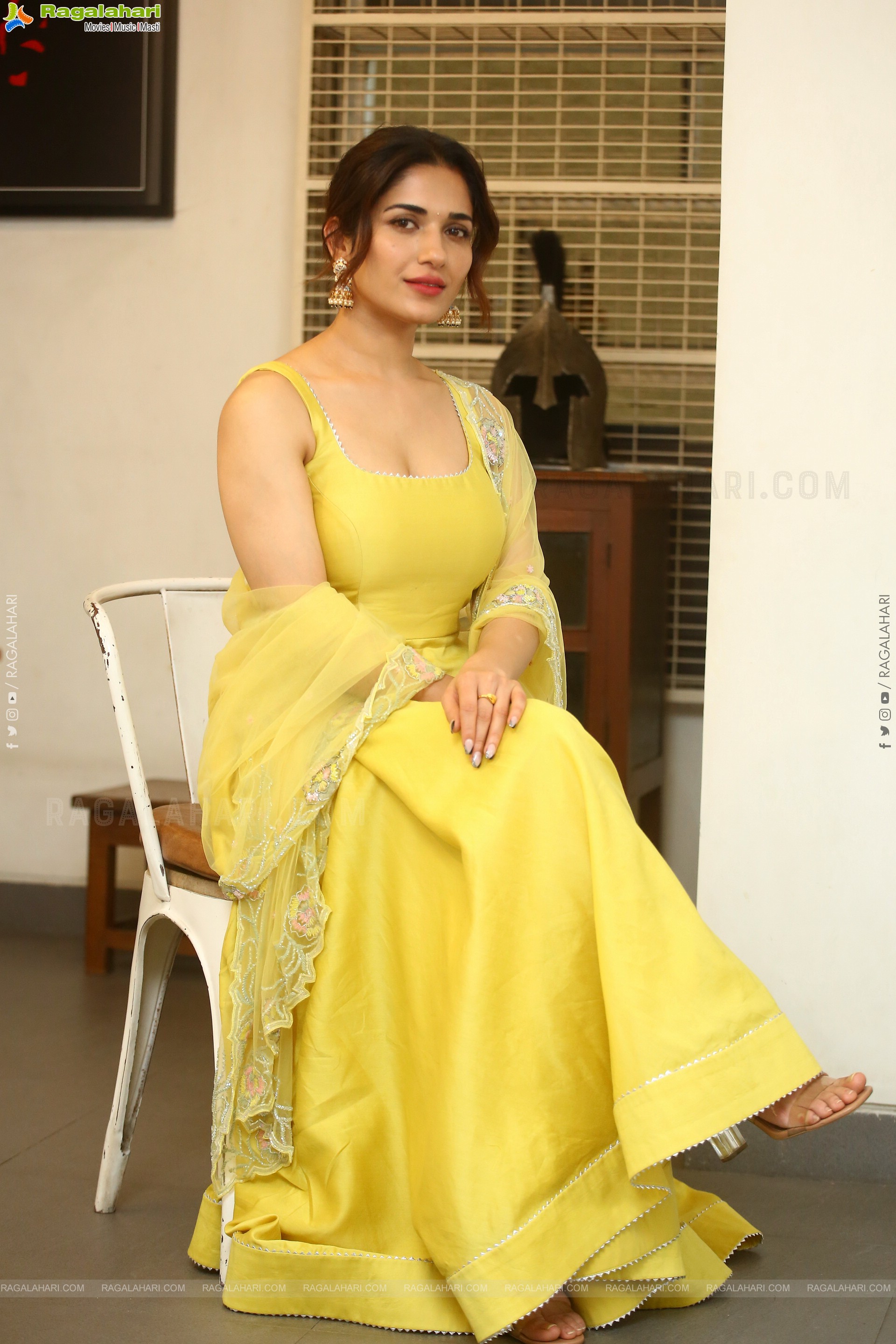 Ruhani Sharma Exclusive Photoshoot, HD Gallery