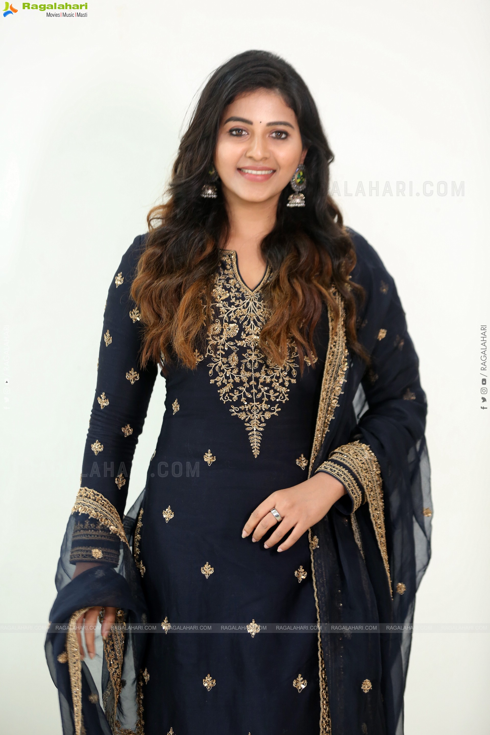 Anjali at Bahishkarana Success Meet, HD Gallery