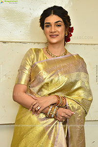 Hassini Sudhir at Purushothamudu Pre-release Event