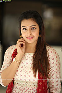 Mokksha at Alanati Ramachandrudu Interview, HD Gallery