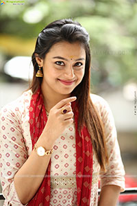 Mokksha at Alanati Ramachandrudu Interview, HD Gallery