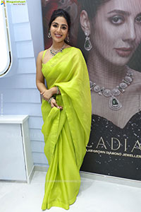 Samyuktha Menon at Ladia Diamond Store Launch, HD Gallery