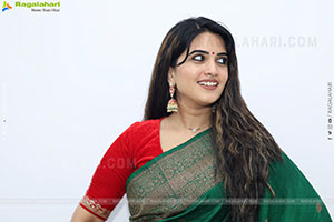 Sravanthi Chokarapu at Hi Life Fashion Showcase Event