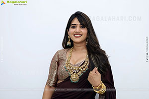 Sravanthi Chokarapu at Hi Life Fashion Showcase Event