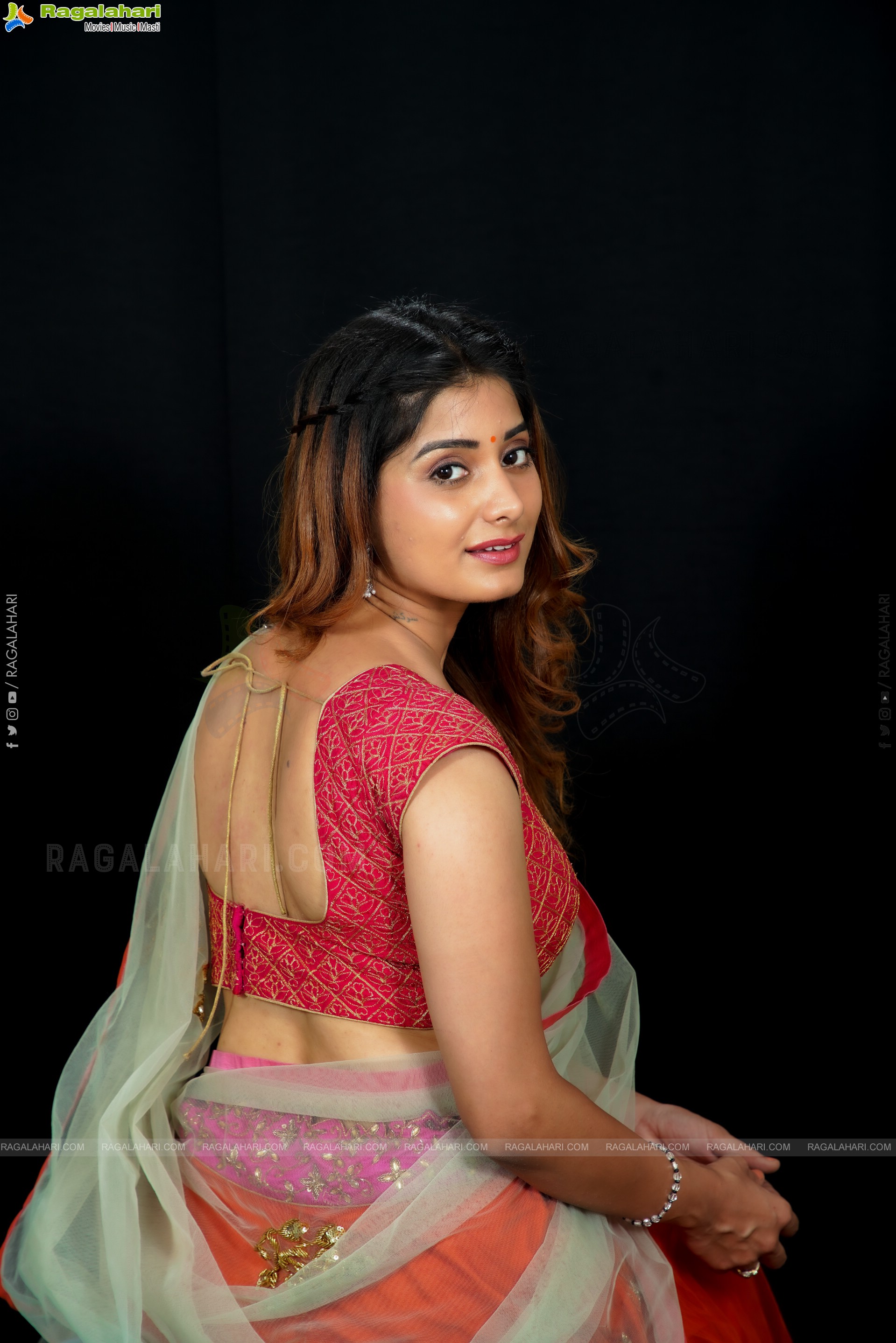 Kanika Wadhwa Latest Exclusive Photoshoot, HD Gallery