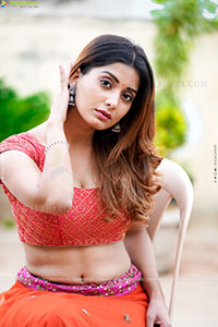 Kanika Wadhwa Latest Exclusive Photoshoot, HD Gallery