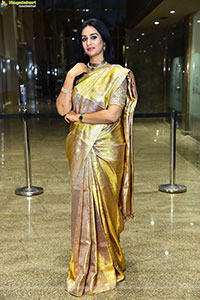 Laya at Thammudu Movie Pre Release Event, HD Gallery 