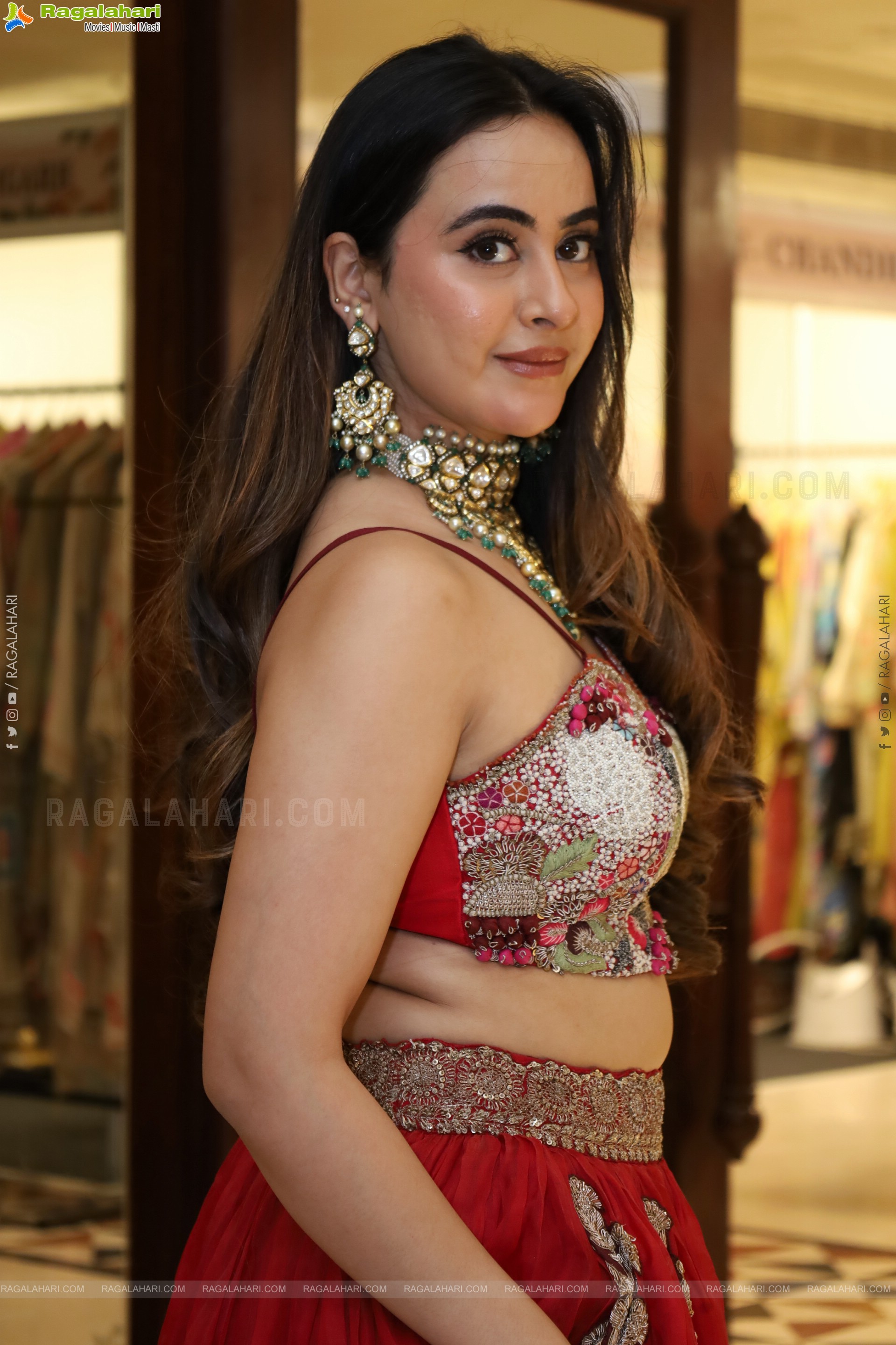Ameeksha Amy Pawar Latest Glamorous Stills, HD Gallery