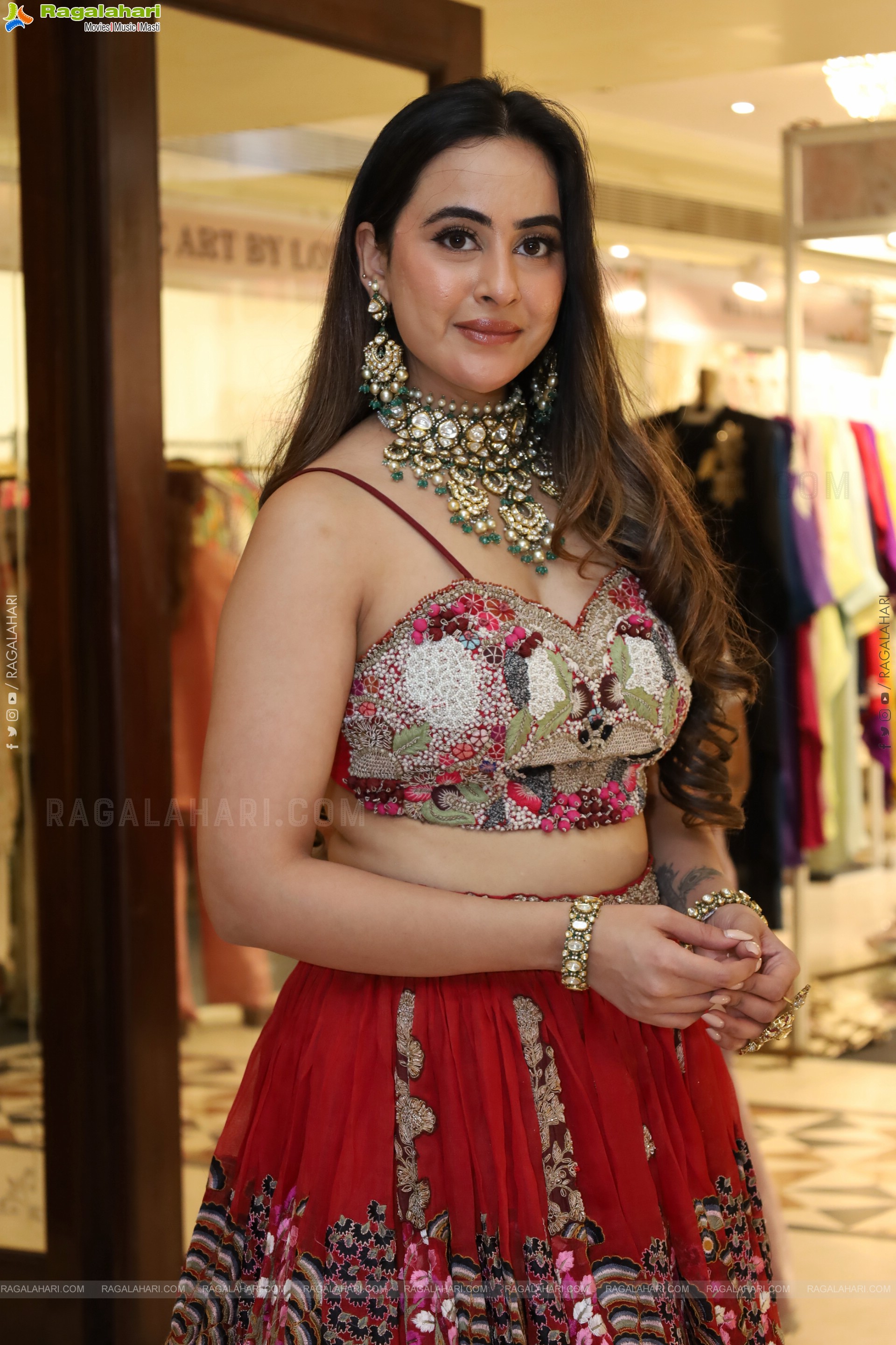 Ameeksha Amy Pawar Latest Glamorous Stills, HD Gallery
