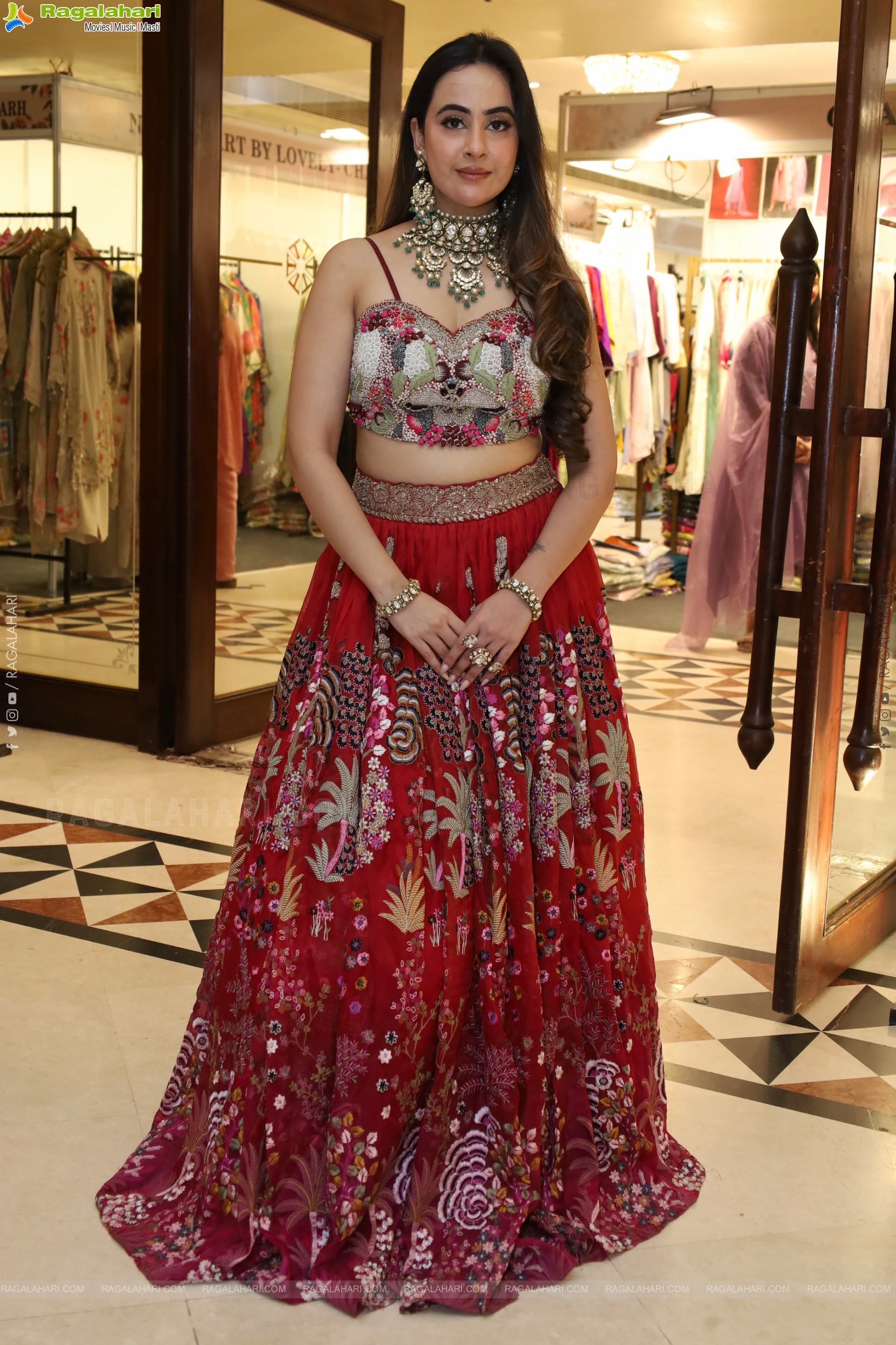 Ameeksha Amy Pawar Latest Glamorous Stills, HD Gallery