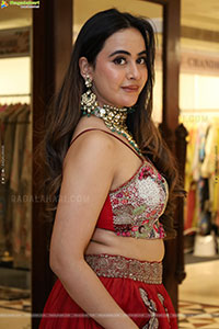 Ameeksha Amy Pawar Latest Glamorous Stills, HD Gallery