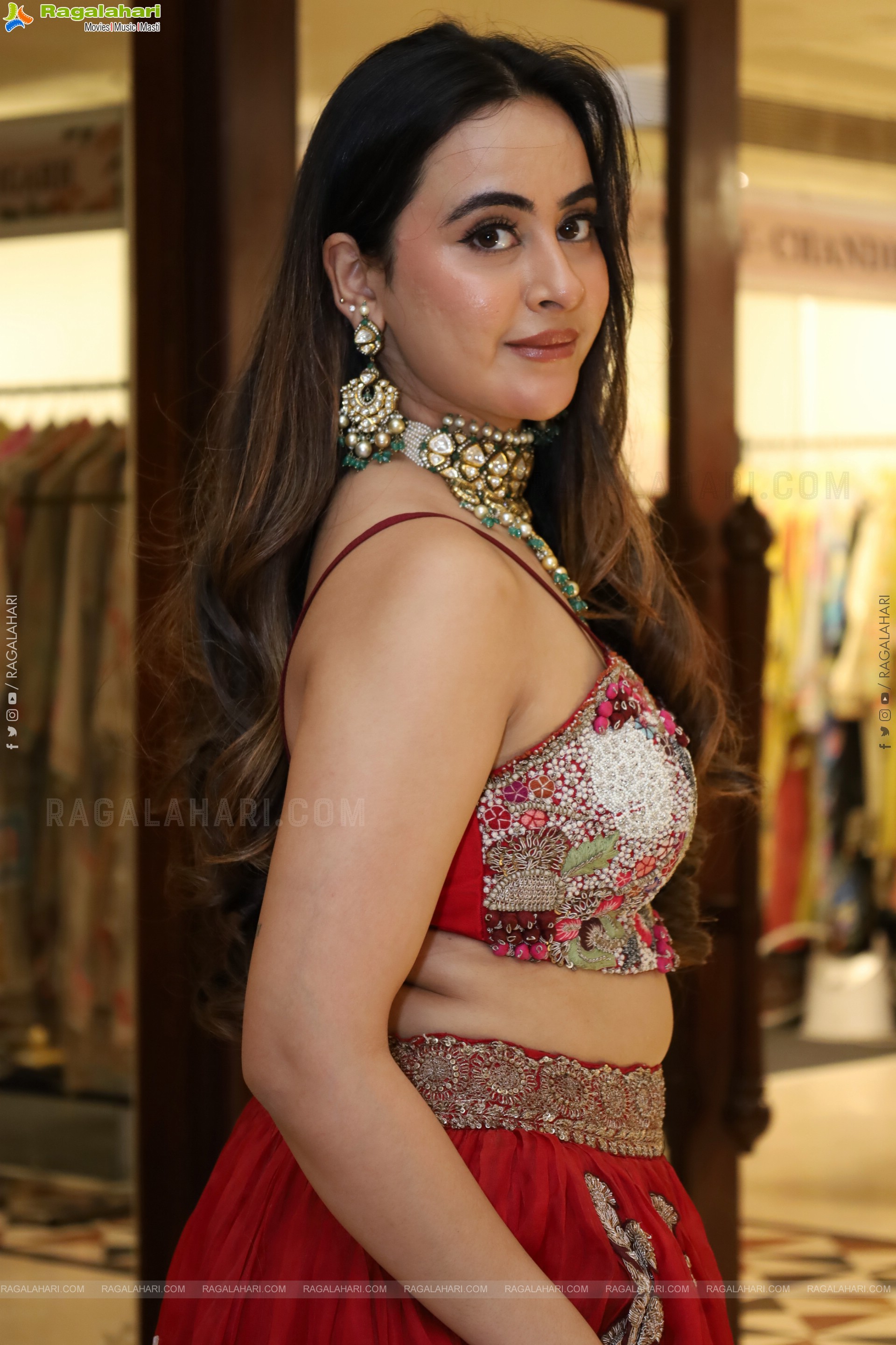 Ameeksha Amy Pawar Latest Glamorous Stills, HD Gallery