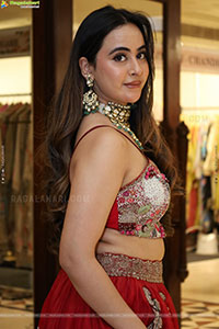 Ameeksha Amy Pawar Latest Glamorous Stills, HD Gallery