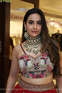 Ameeksha Amy Pawar Latest Glamorous Stills, HD Gallery