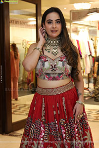 Ameeksha Amy Pawar Latest Glamorous Stills, HD Gallery