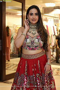 Ameeksha Amy Pawar Latest Glamorous Stills, HD Gallery