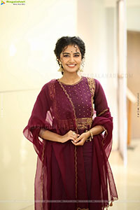 Anupama Parameswaran at Paradha Press Meet, HD Gallery 