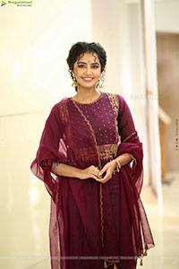 Anupama Parameswaran at Paradha Press Meet, HD Gallery 