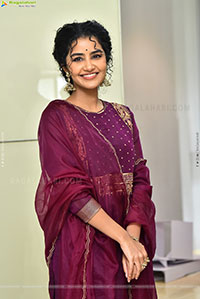 Anupama Parameswaran at Paradha Press Meet, HD Gallery 