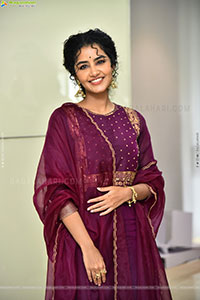 Anupama Parameswaran at Paradha Press Meet, HD Gallery 
