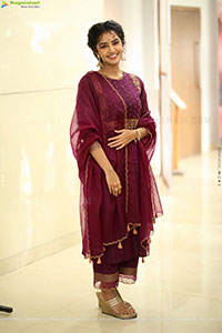 Anupama Parameswaran at Paradha Press Meet, HD Gallery 