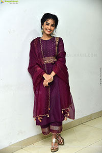 Anupama Parameswaran at Paradha Press Meet, HD Gallery 