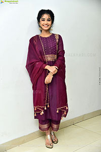 Anupama Parameswaran at Paradha Press Meet, HD Gallery 