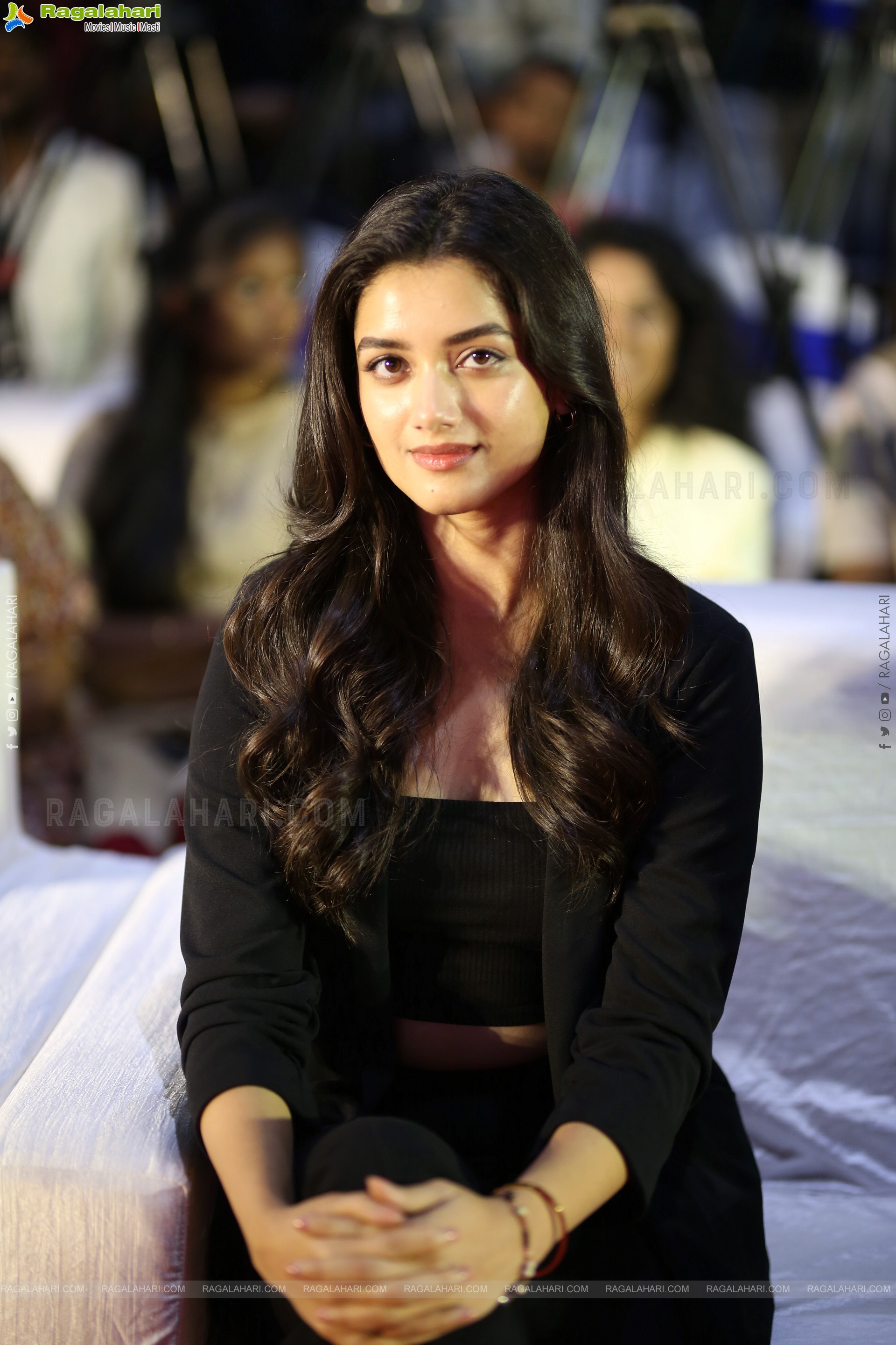 Bhagyashri Borse at Kingdom Press Meet, HD Gallery