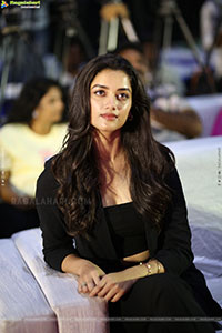 Bhagyashri Borse at Kingdom Press Meet, HD Gallery 