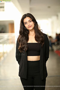 Bhagyashri Borse at Kingdom Press Meet, HD Gallery 